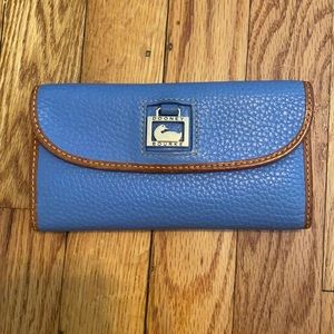 Dooney and Bourke Pebble Grain Continental Clutch